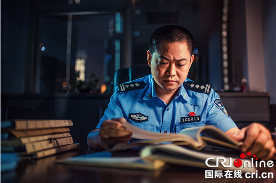 已過審【山城故事】重慶市渝中區刑偵支隊長李淩：破案打擊的“鐵拳頭”