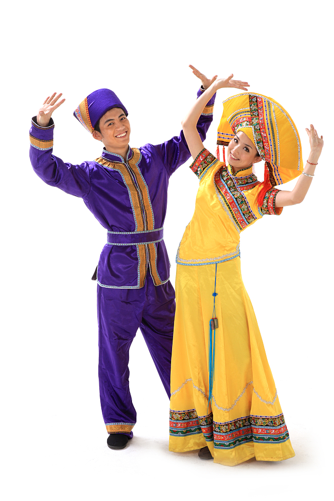 图片默认标题_fororder_壮族情侣