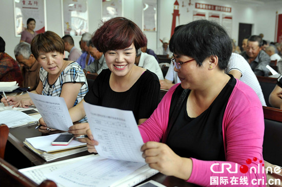 临沂市郯城县：“巡察干部”进乡村_fororder__DSC3165_副本