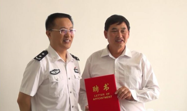 大衣哥有了个“新身份” 不仅令人羡慕还为家乡争光