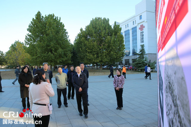 北京平谷區慶祝改革開放40週年專題展開展  觀眾踴躍觀展感受時代變遷