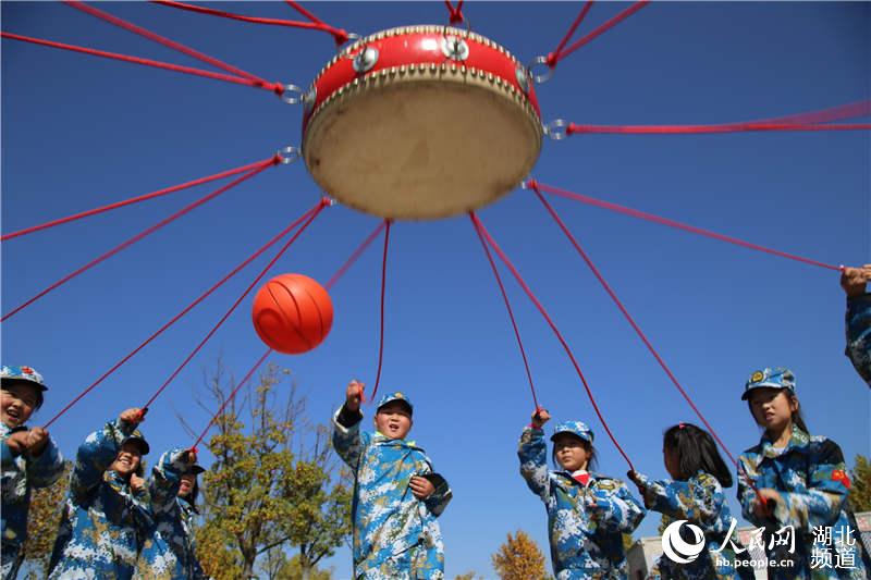 高清组图：“娃娃兵”学本领