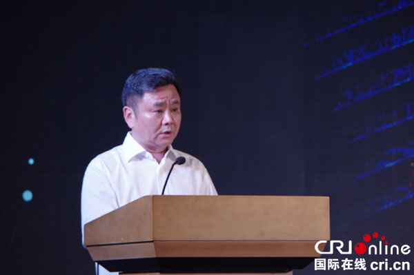 图片默认标题_fororder_成都高新区党工委副书记徐富艺现场发言(摄影