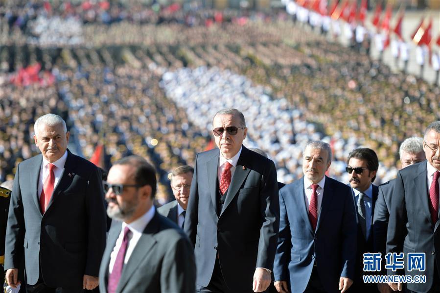 当日,安卡拉举行活动,庆祝土耳其共和国成立95周年