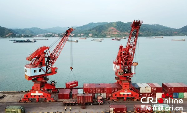 【唐已审】【供稿】广西梧州赤水港2018年累计总吞吐量突破500万吨 同比增长56.12%