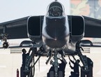 “兴化部队”传人驭“飞豹”战机，冲天一飞卫和平