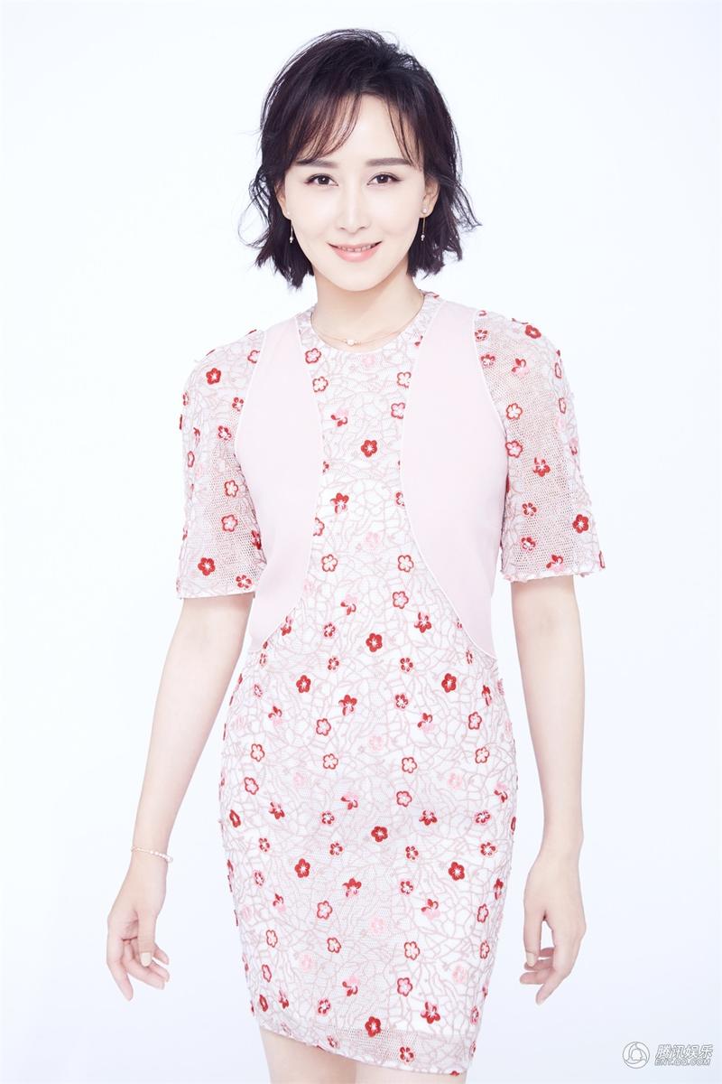 高清：胡靜夏日清新寫真 得體的短髮優雅從容