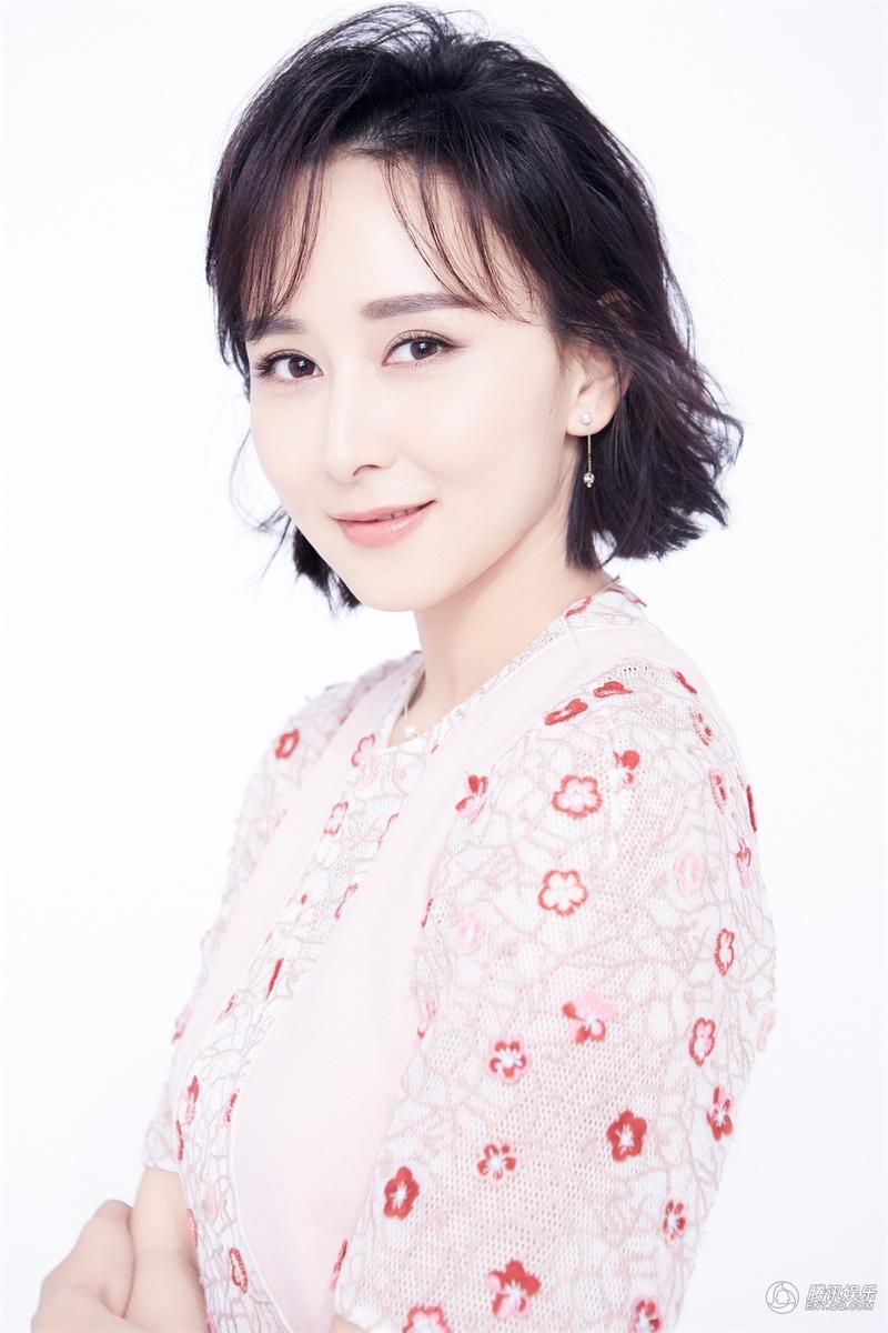 高清：胡靜夏日清新寫真 得體的短髮優雅從容