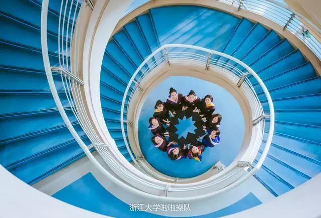 浙大史上颜值最高毕业照爆出 全是美女学霸 浙大史上颜值最高毕业照爆出 全是美女学霸