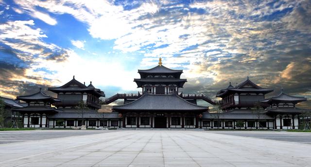 女皇“武则天”巡游龙门东山高山牡丹园 女皇“武则天”巡游龙门东山高山牡丹园