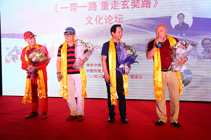 六小龄童将拍纪录片《西游记》师徒四人再聚首