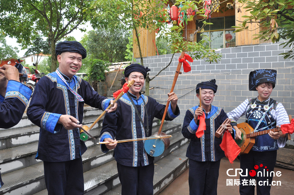 【砥砺奋进的五年·人权篇】记国家级非物质文化遗产布依族八音弹唱