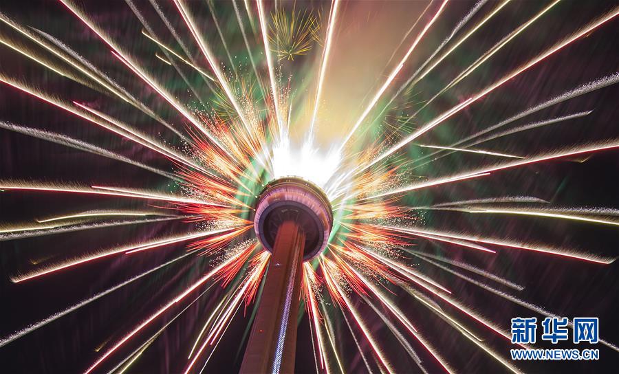 加拿大：絢麗煙火慶國慶