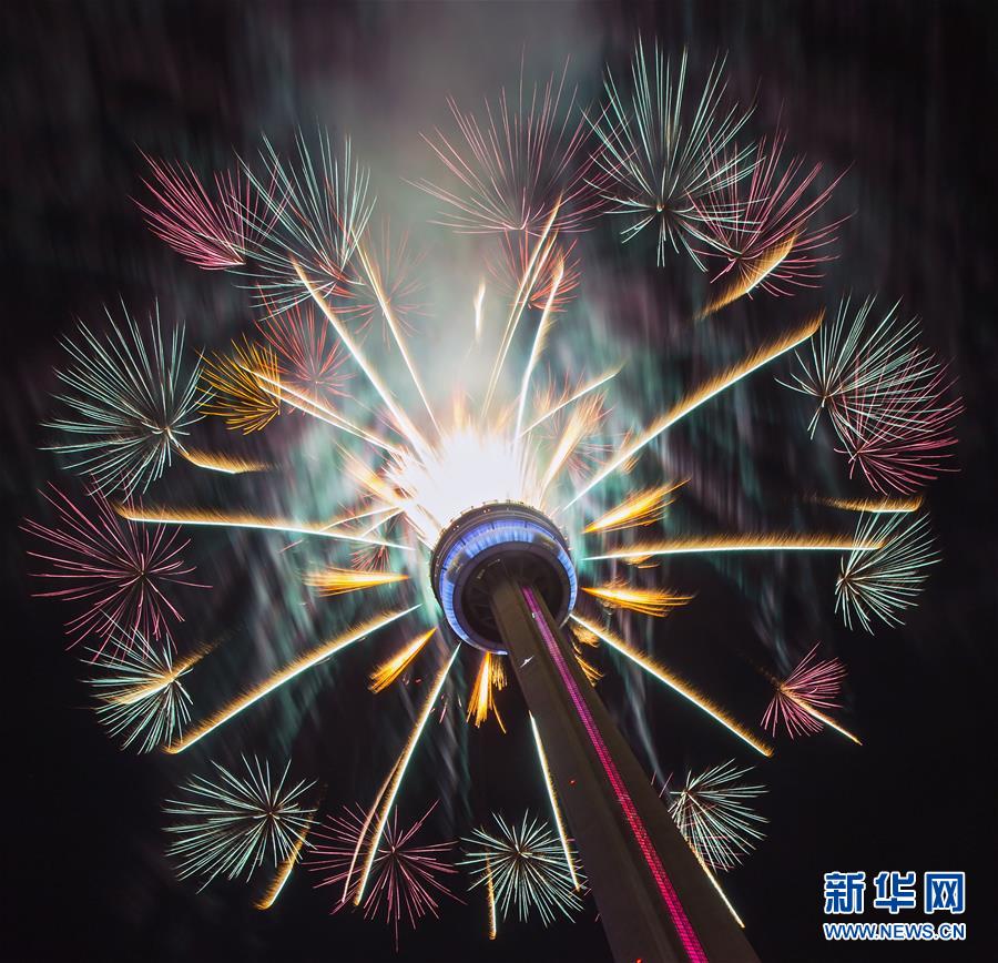加拿大：絢麗煙火慶國慶