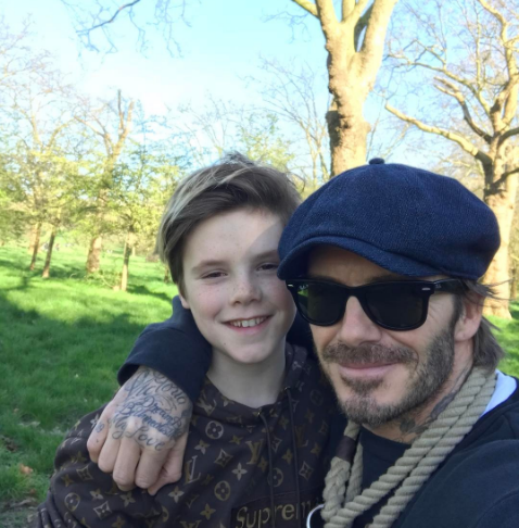 小贝回应与女儿亲嘴：我会亲吻每个孩子的嘴唇_娱乐_腾讯网