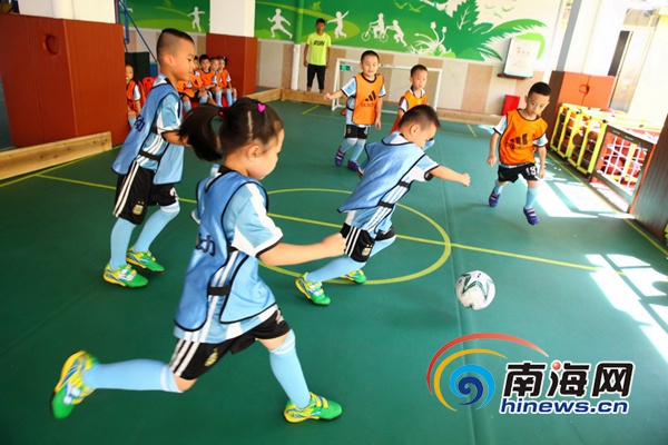 末尾有圖【教育醫衛圖文列表】【教育專題-焦點圖】【即時快訊】幼兒園快樂足球 巾幗不讓鬚眉 末尾有圖【教育醫衛圖文列表】【教育專題-焦點圖】【即時快訊】幼兒園快樂足球 巾幗不讓鬚眉