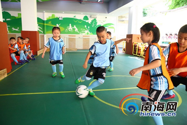 末尾有圖【教育醫衛圖文列表】【教育專題-焦點圖】【即時快訊】幼兒園快樂足球 巾幗不讓鬚眉 末尾有圖【教育醫衛圖文列表】【教育專題-焦點圖】【即時快訊】幼兒園快樂足球 巾幗不讓鬚眉
