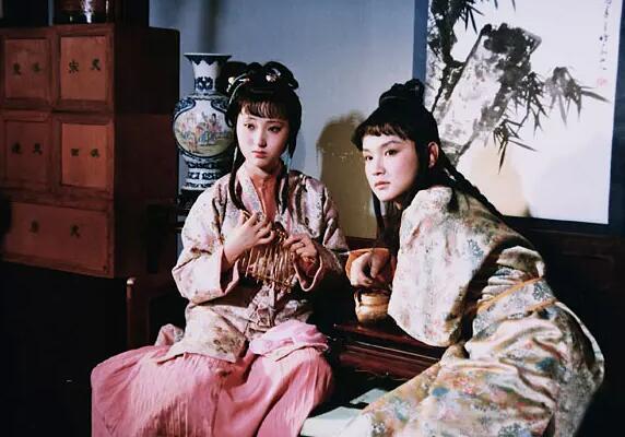 87版《红楼梦》开播30年 欧阳奋强讲述难忘"红楼时光" 87版《红楼梦》开播30年 欧阳奋强讲述难忘"红楼时光"