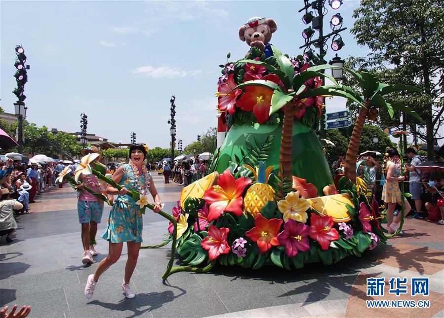 上海迪士尼推出暑期特别节目吸引游客