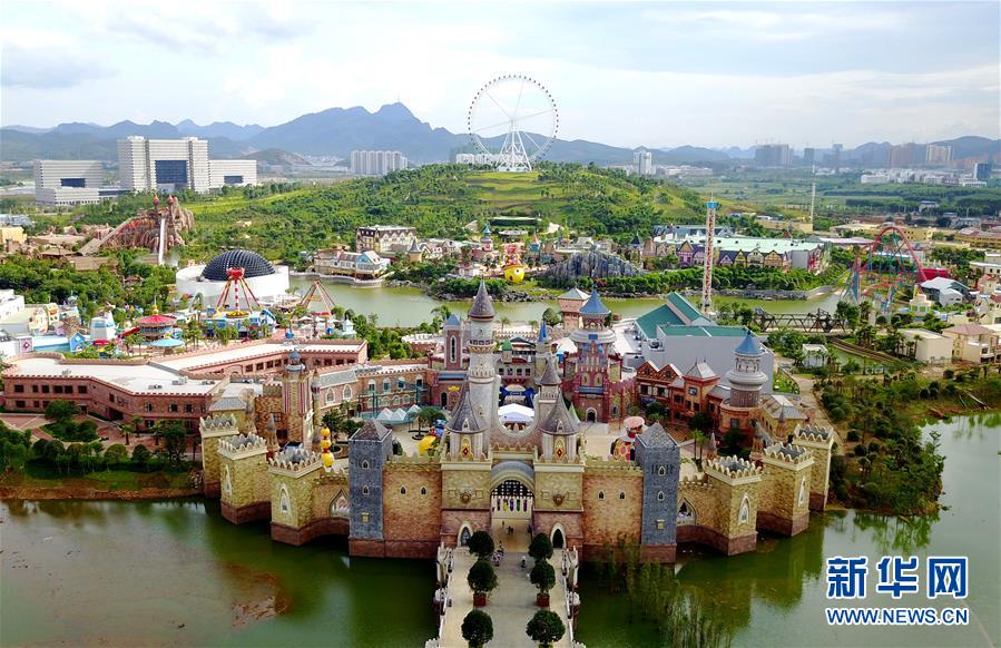 廣西柳州“卡樂星球 歡樂世界”主題樂園開園
