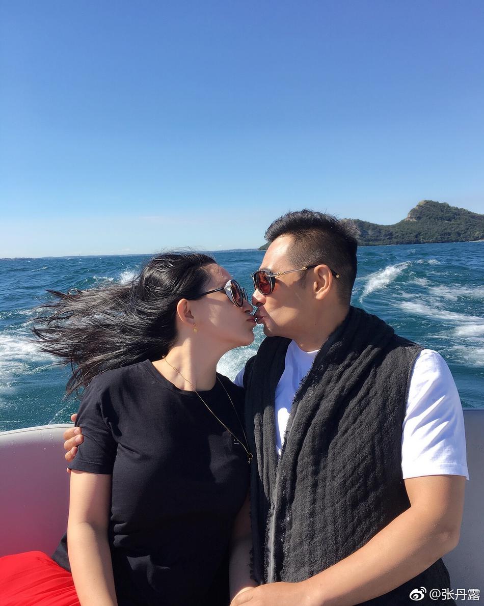 赵文卓跟媳妇约会热吻不停