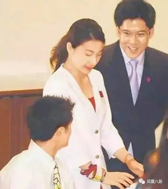 刘涛丈夫都破产了,为什么吴佩慈还执着嫁豪门?