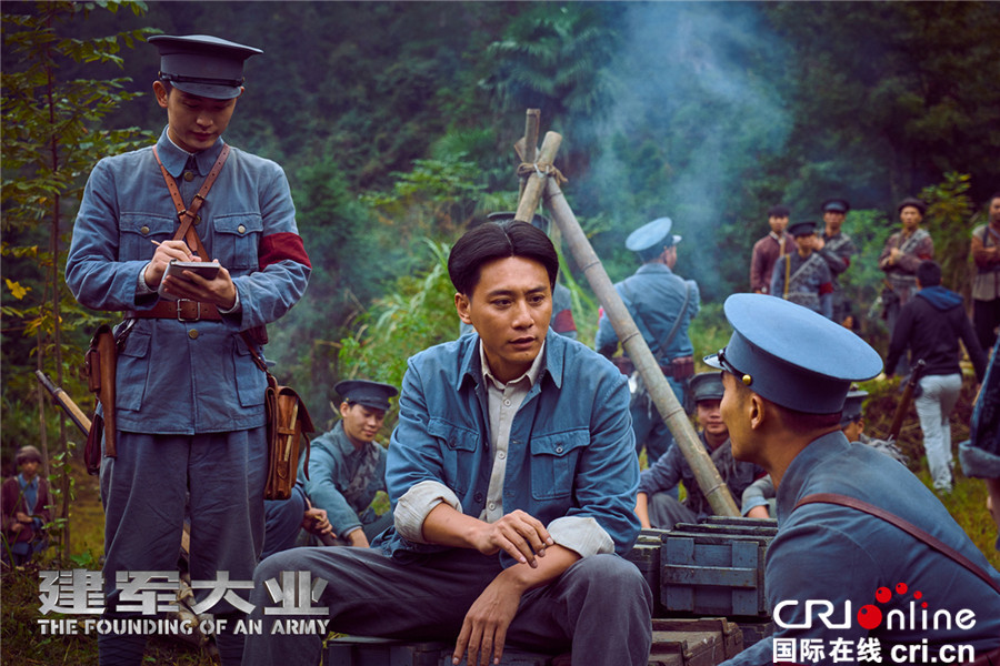 《建军大业》刘烨六年后再演毛泽东 李沁创连戏跨度纪录