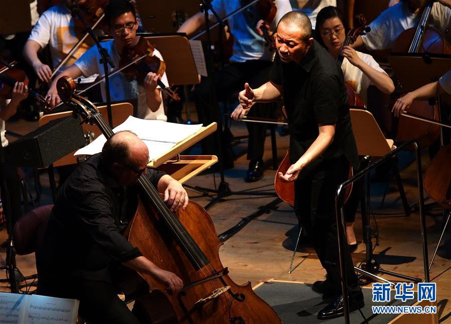 上海夏季音樂節上演“交響搖滾”
