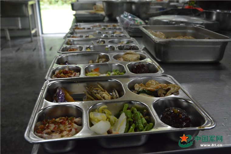 海军飞行员神秘食谱曝光,你绝对想不到(组图)