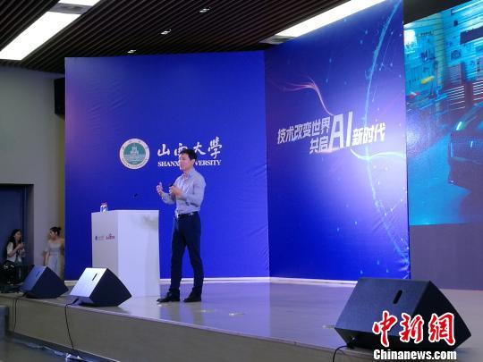 【中部崛起图+企业家图】百度掌门李彦宏担任山西大学大数据学院名誉院长