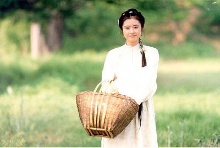 还记得少年方世玉中的凌小小吗她现在长这样啦