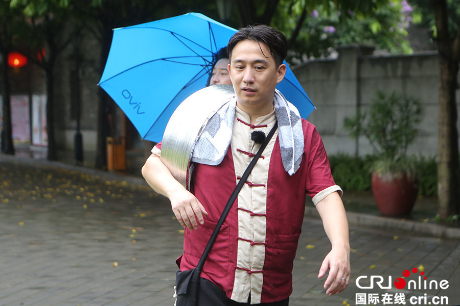 極限挑戰3_fororder_黃磊拿到金鐘罩l