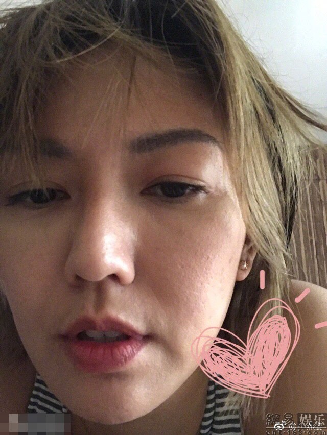 孙燕姿晒自拍不加滤镜 皮肤有瑕疵但真不像38岁