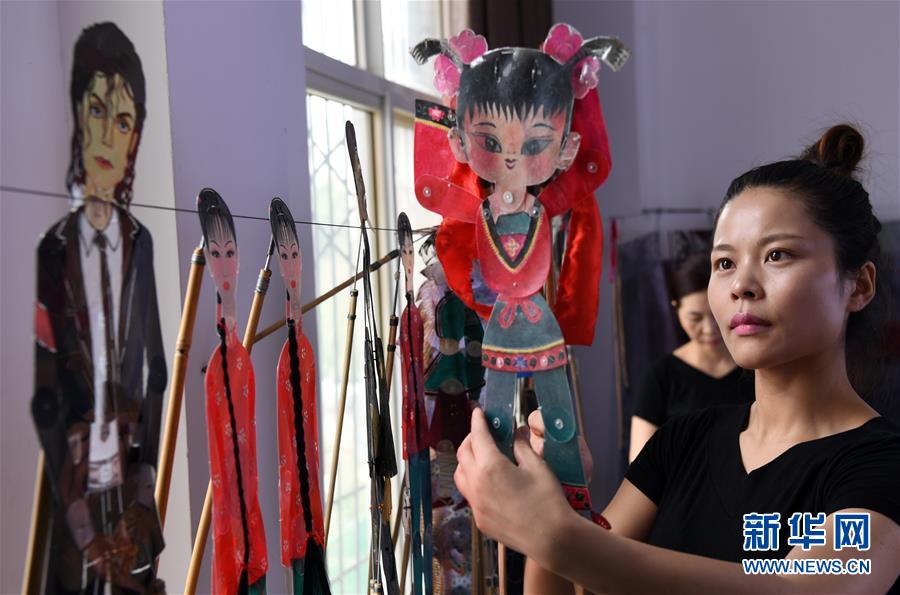 【焦點圖 顯示圖在稿件最下方】華州皮影:讓“喜兒”與“傑克遜”同臺相逢 【焦點圖 顯示圖在稿件最下方】華州皮影:讓“喜兒”與“傑克遜”同臺相逢