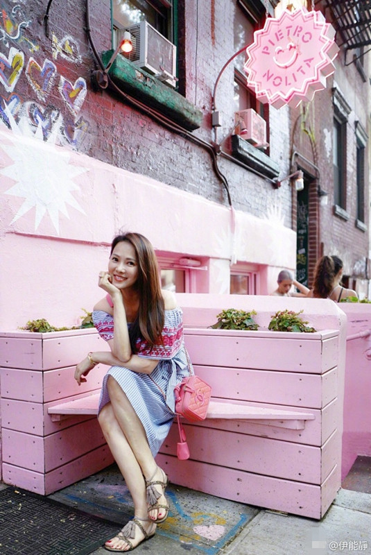 伊能静与闺蜜出游似少女：想念小米粒_娱乐_腾讯网