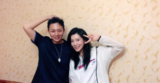 长公主巧遇侯爷！张棪琰刘奕君偶遇开心合影