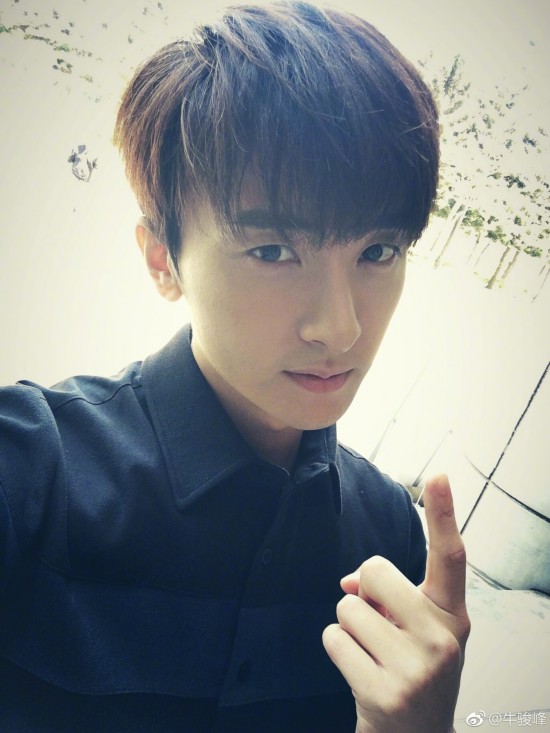 《楚乔传》男配自拍照：月七撞脸杨洋 赵西风真酷