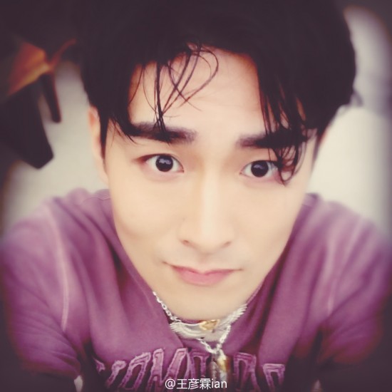 《楚乔传》男配自拍照：月七撞脸杨洋 赵西风真酷