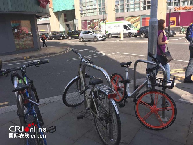曼彻斯特街道上的共享单车_fororder_微信图片_20170718162411 拷贝