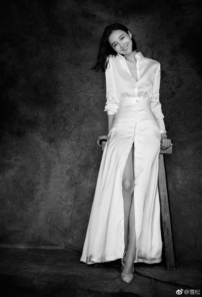 朱孝天娇妻韩雯雯发短发写真 笑容清新身材妩媚