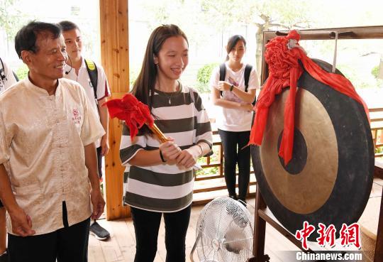 臺灣青年體驗(yàn)福州茉莉花茶文化“激蕩火花”