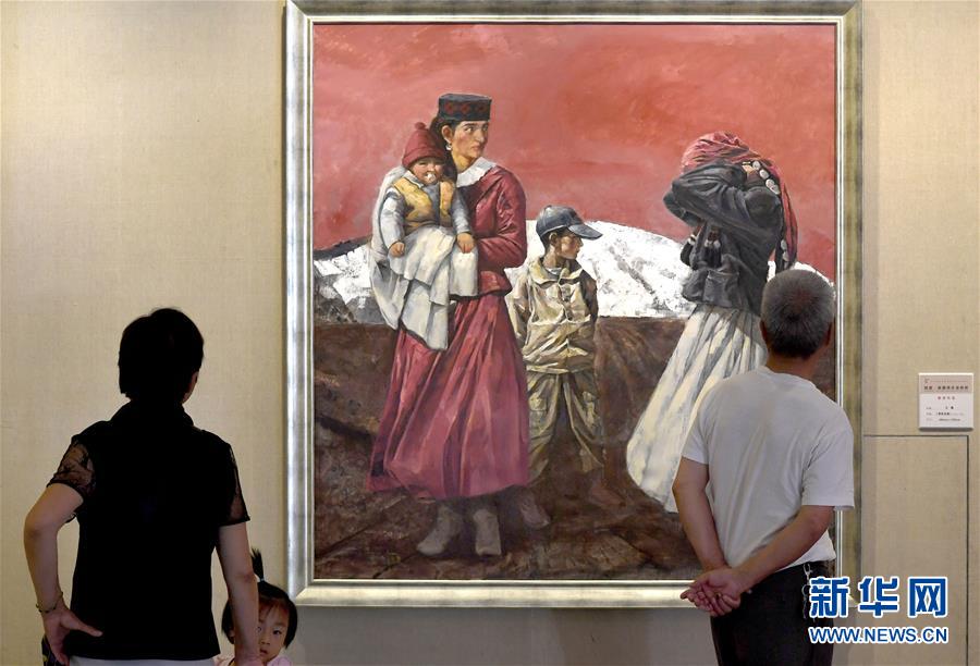 青年油畫展現大美新疆