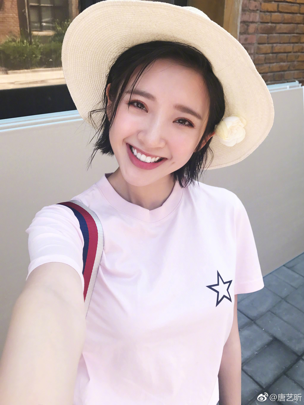 热巴赵丽颖郑爽 盘点那些拥有治愈系笑容的十大女星