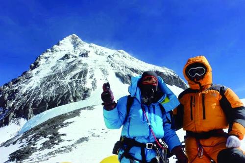 【河南在線列表】鄭州女護士登珠峰因救人止步8200米 仍創河南女子記錄
