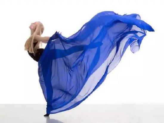 私下里的西塞尔,和每个十几岁的少女都差不多.