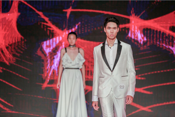 百万年薪巅峰之战 京东新面孔模特大赛成都总决赛落幕