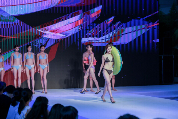 百万年薪巅峰之战 京东新面孔模特大赛成都总决赛落幕