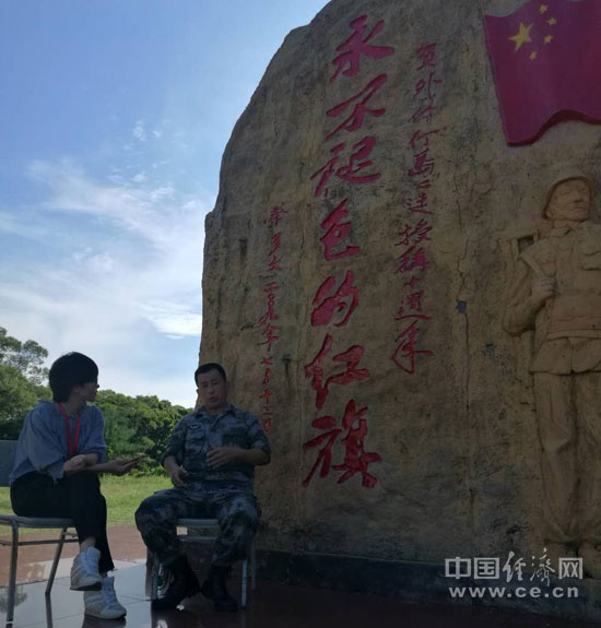 【網絡媒體國防行】楊振英：紮根海島26年的“強軍追夢人”