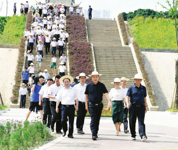 市委書記宋朝華率隊觀摩蓬安縣