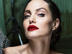 安吉丽娜-朱莉登《名利场》封面 魅惑红唇高贵优雅
